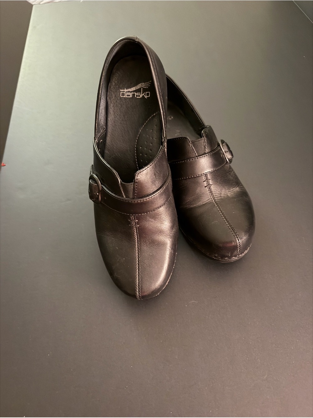 Dansko Black Leather Womens Slip-On Loafers with Buckle Size 39 8.5–9